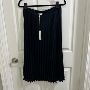 XiRENA FARAAH Twilight Navy Blue Pleated Midi Skirt Women’s size Medium NWT $194